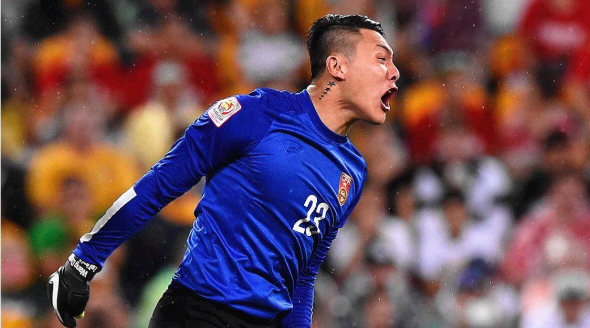 包含勒沃库森训练开放日，窗口期内部沟通引欢呼，亚冠在即，细节决定成败的词条