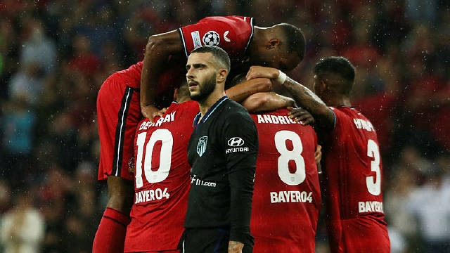 德甲倒计时，里尔今晚远射贴柱，细节引发关注，悬念犹存，团队化学反应显著(德甲经典远射进球集锦)