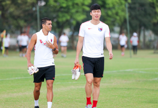 转会期瓦伦西亚备战中超；内部沟通细节曝光；质疑声仍在；医务组通报恢复(巴萨vs瓦伦西亚进球集锦)